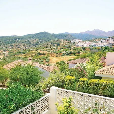 Semesterbostad Awesome In With 3 Bedrooms, Wifi And Outdoor Swimming Pool Monda