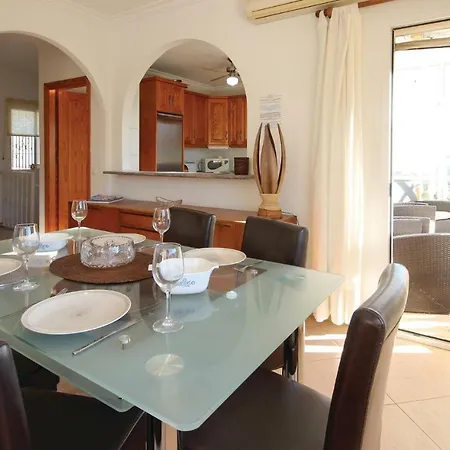 Awesome In With 3 Bedrooms, Wifi And Outdoor Swimming Pool *
