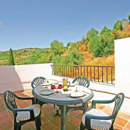 Awesome In With 3 Bedrooms, Wifi And Outdoor Swimming Pool