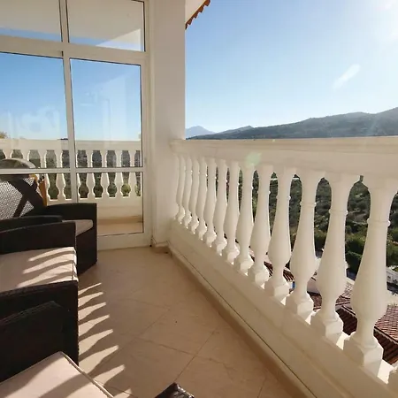 Semesterbostad Awesome In With 3 Bedrooms, Wifi And Outdoor Swimming Pool